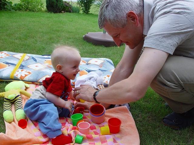 Bei Mikes Grosseltern im Garten